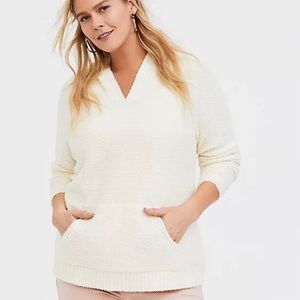 IVORY FUZZY KNIT PULLOVER HOODIE